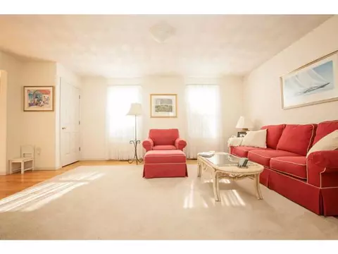 190 Compton View Dr, Middletown, RI 02842 photo 7