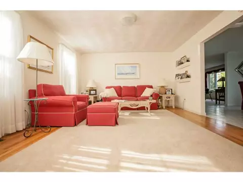 190 Compton View Dr, Middletown, RI 02842 photo 8