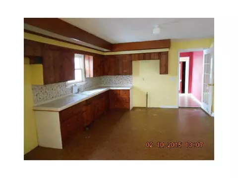 868 Manville Rd, Woonsocket, RI 02895 photo 3
