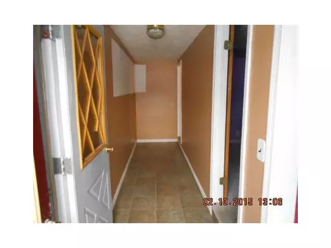 868 Manville Rd, Woonsocket, RI 02895 photo 2