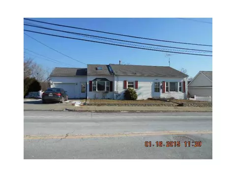 868 Manville Rd, Woonsocket, RI 02895 photo 1