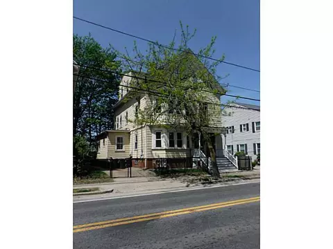591 Main St, Warren, RI 02885 photo 2
