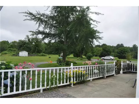 242 Chestnut Oak Rd, Glocester, RI 02814 photo 2