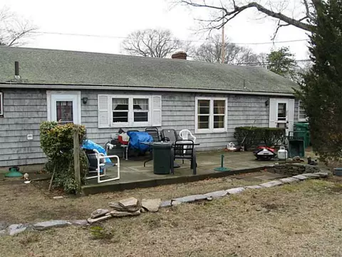 5 Sutter Ave, Warwick, RI 02886 photo 4