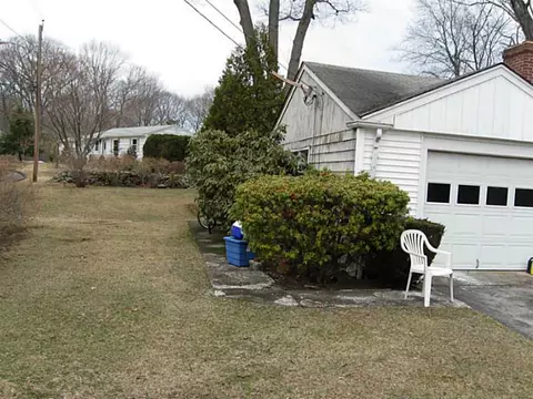 5 Sutter Ave, Warwick, RI 02886 photo 2