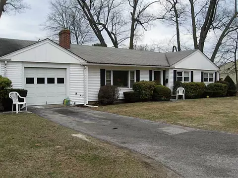 5 Sutter Ave, Warwick, RI 02886 photo 1