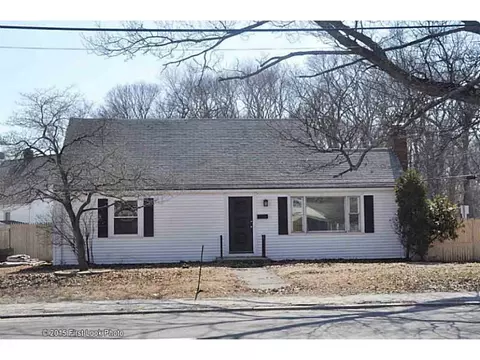 222 Main Ave, Warwick, RI 02886 photo 3