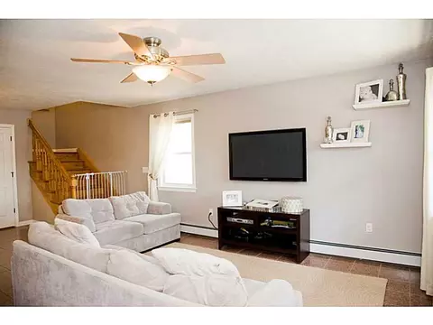 139 W Shore Dr, Exeter, RI 02822 photo 4