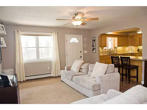 139 W Shore Dr, Exeter, RI 02822 photo 5