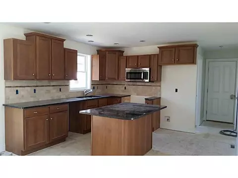 33 Leonard Ave, Warwick, RI 02886 photo 3