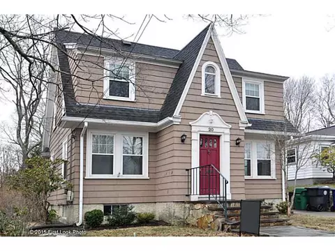 20 Mayfair Rd, Warwick, RI 02888 photo 3