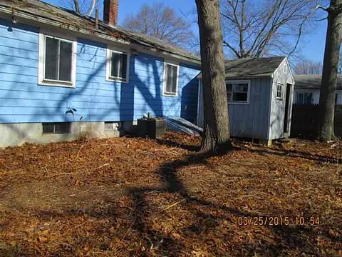 54 Adrian St, Warwick, RI 02886 photo 2