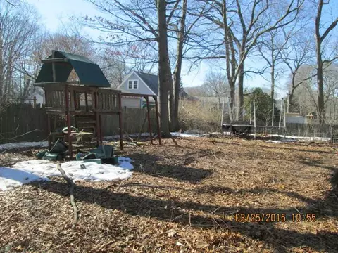 54 Adrian St, Warwick, RI 02886 photo 4