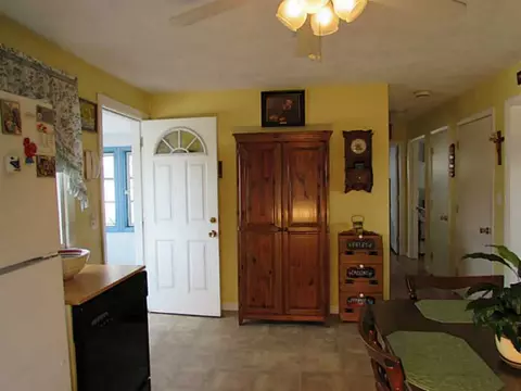 610 Logee St, Woonsocket, RI 02895 photo 3