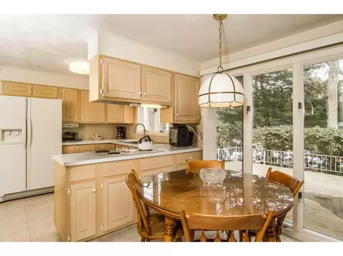 232 Red Chimney Dr, Warwick, RI 02886 photo 10