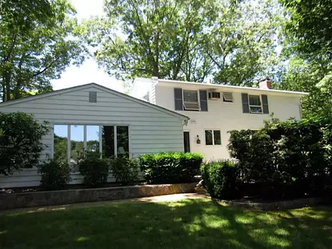 232 Red Chimney Dr, Warwick, RI 02886 photo 3