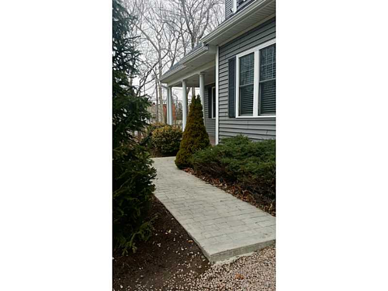 2 Crestview Dr, Westerly, RI 02891 photo 2