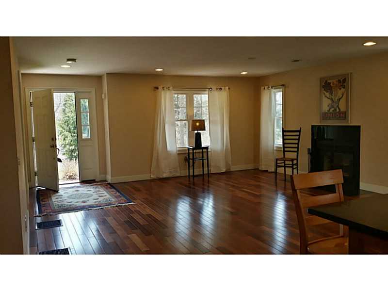 2 Crestview Dr, Westerly, RI 02891 photo 4