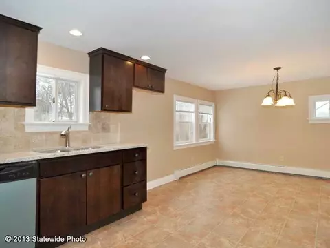 44 Ernest Ave, Warwick, RI 02889 photo 4