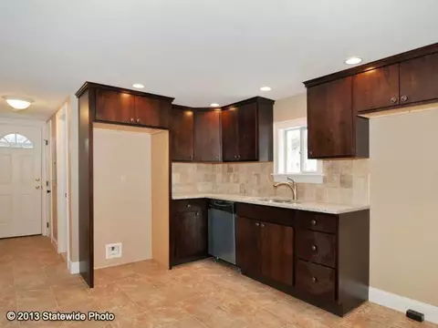 44 Ernest Ave, Warwick, RI 02889 photo 2