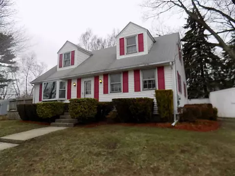 92 Elder Ave, East Providence, RI 02915 photo 1