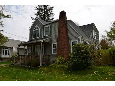 956 Main Ave, Warwick, RI 02886 photo 1