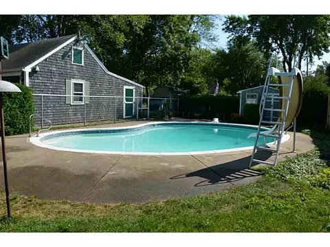 956 Main Ave, Warwick, RI 02886 photo 8