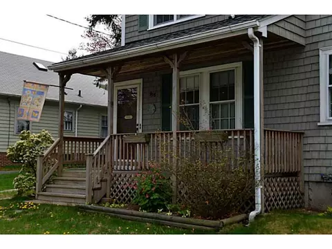 956 Main Ave, Warwick, RI 02886 photo 2