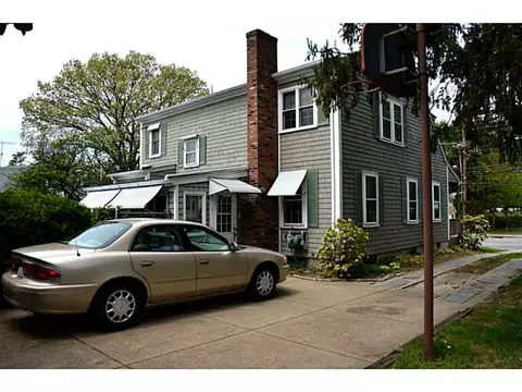 956 Main Ave, Warwick, RI 02886 photo 5