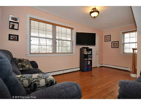 31 Beach Ave, Warwick, RI 02889 photo 5