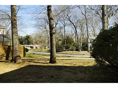 389 Red Chimney Dr, Warwick, RI 02886 photo 5