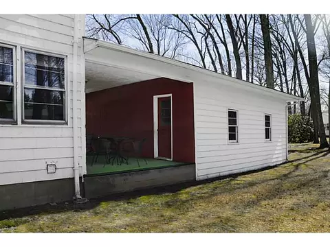389 Red Chimney Dr, Warwick, RI 02886 photo 4