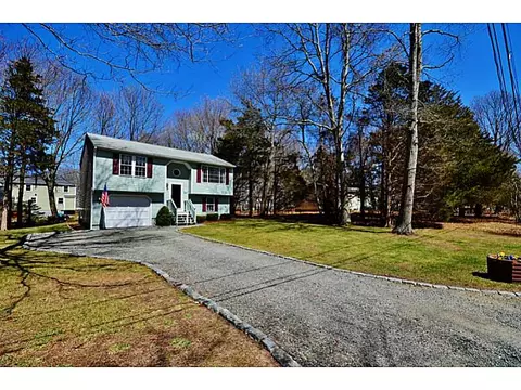 13 Tarbox Dr, Exeter, RI 02822 photo 4