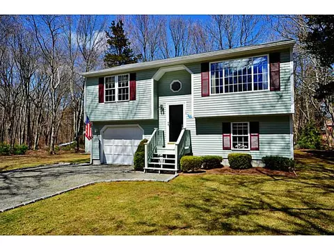 13 Tarbox Dr, Exeter, RI 02822 photo 2