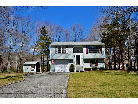 13 Tarbox Dr, Exeter, RI 02822 photo 3
