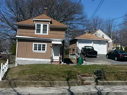 508 Logee St, Woonsocket, RI 02895 photo 2