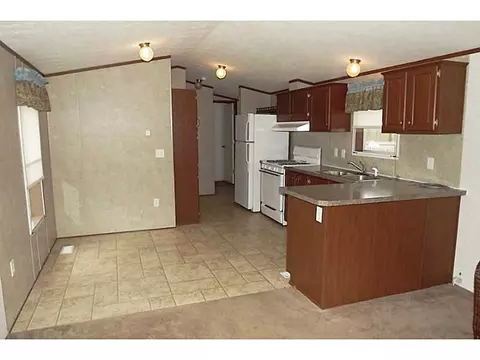5 Maplewood Dr, Mapleville, RI 02839 photo 2