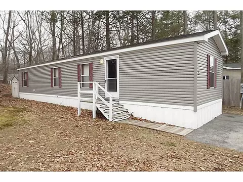 5 Maplewood Dr, Mapleville, RI 02839 photo 1