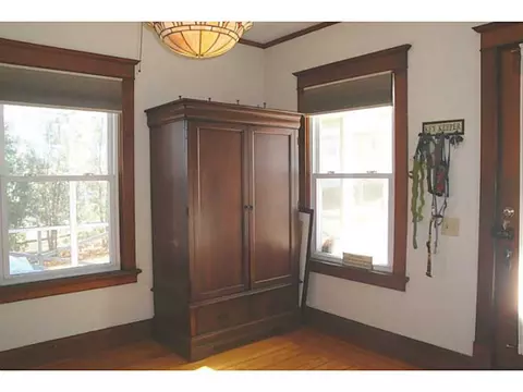49 Barton Ave, Warwick, RI 02889 photo 2
