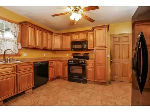 3626 Post Rd, Warwick, RI 02886 photo 14
