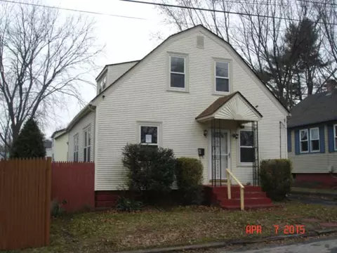 39 Bates Ave, Warwick, RI 02888 photo 1