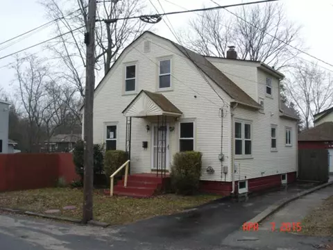 39 Bates Ave, Warwick, RI 02888 photo 2