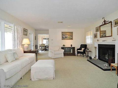 7 Meadow Ave, Westerly, RI 02891 photo 3