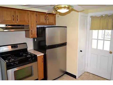 73 Edgehill Rd, Warwick, RI 02889 photo 5