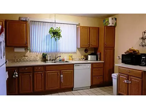 825 Diamond Hill Rd, Woonsocket, RI 02895 photo 14