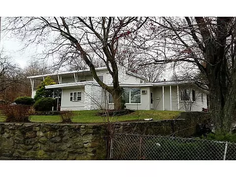 825 Diamond Hill Rd, Woonsocket, RI 02895 photo 4