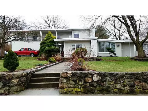 825 Diamond Hill Rd, Woonsocket, RI 02895 photo 3