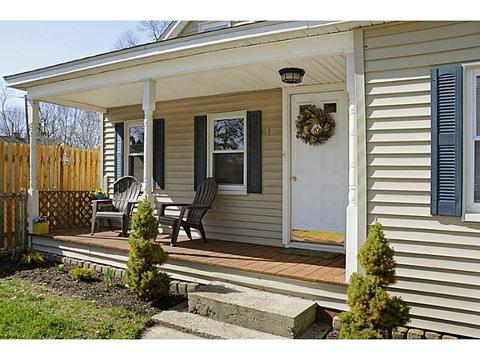 41 Coyle St, Warwick, RI 02886 photo 2
