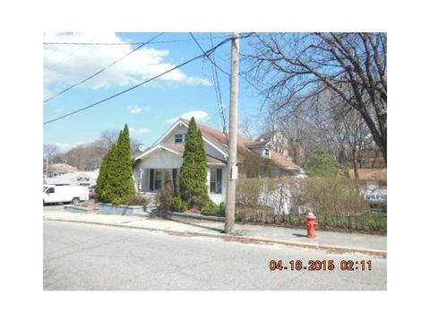 162 Transit St, Woonsocket, RI 02895 photo 3