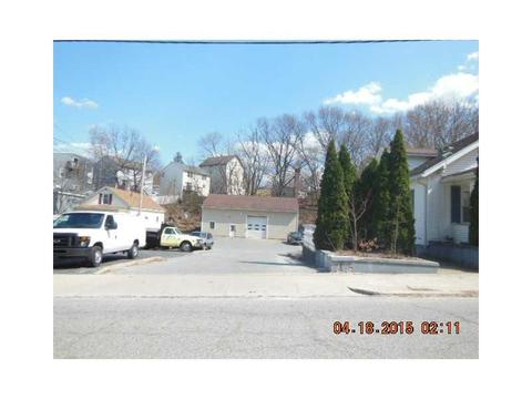162 Transit St, Woonsocket, RI 02895 photo 4